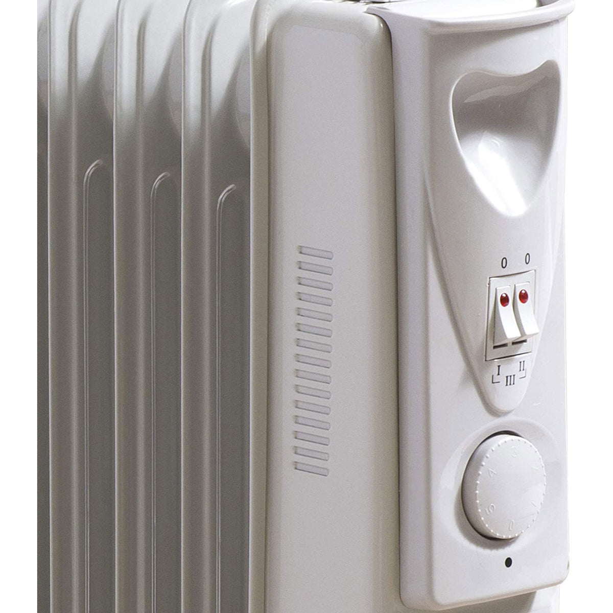 Daewoo 11 Fin Oil Filled Radiator Heater With Thermostat And Wheels 2500 W - White