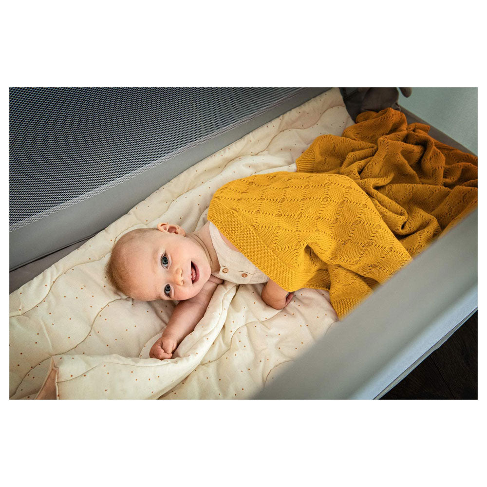 Hauck Dream N Play Travel Cot For Babys And Toddlers - Beige