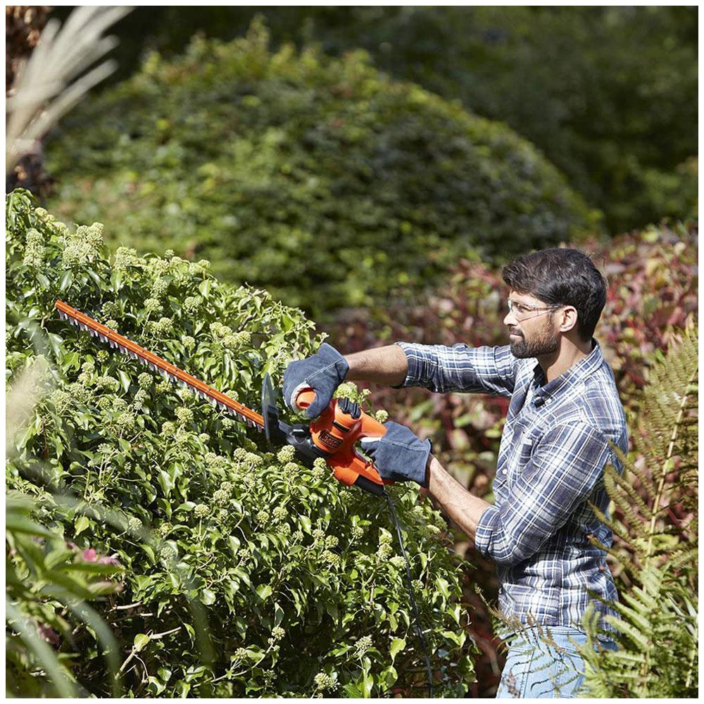Black & Decker Hedge Trimmer Ergonomic Design, 45cm, 420W, 240 V