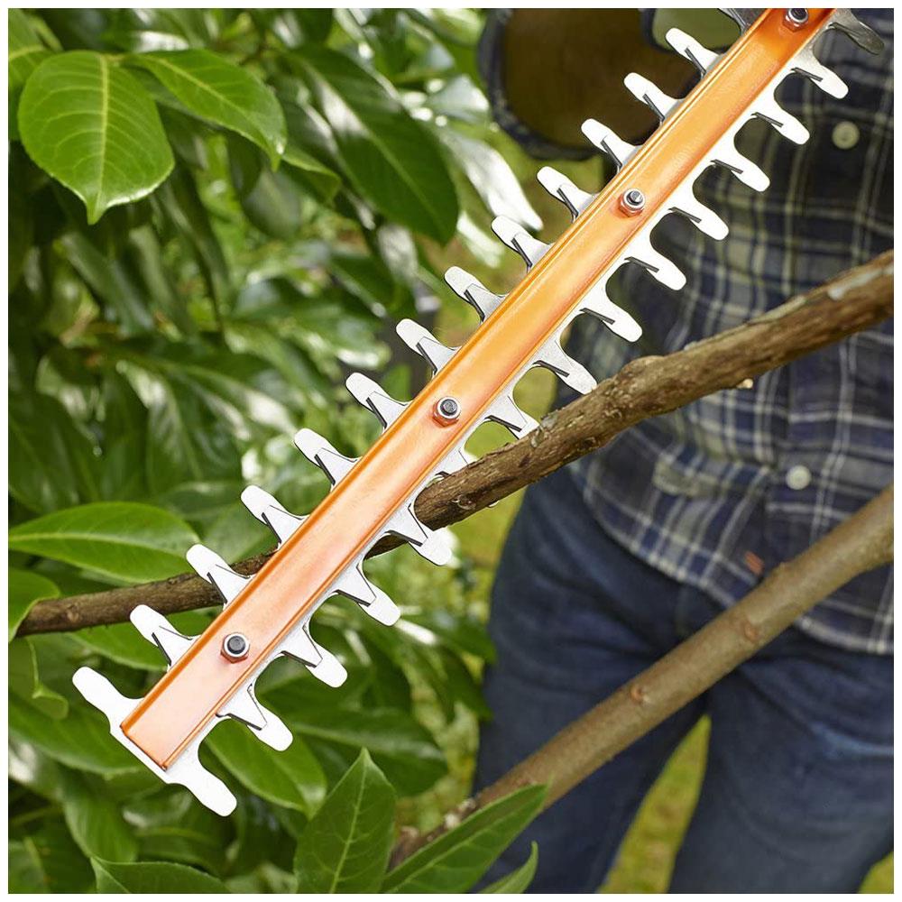 Black & Decker Hedge Trimmer Ergonomic Design, 45cm, 420W, 240 V
