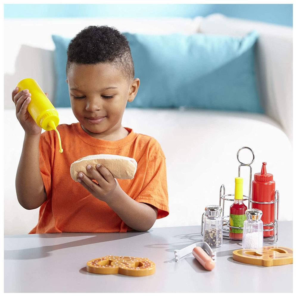 Melissa & Doug Let's Play House! Condiment Set - 6 Pieces - Pretend Play Sturdy Metal Caddy Realistic Sound Effects - Multicolour