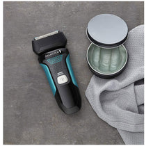 Remington F4 Style Series Electric Shaver with Pop Up Trimmer and 3 Day Stubble Styler