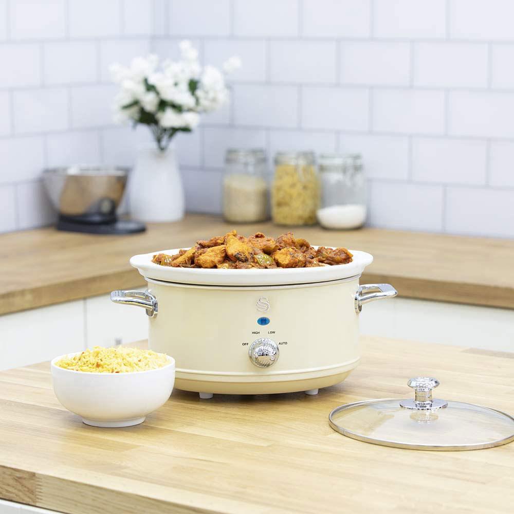 Swan Retro Slow Cooker Stainless Steel 200 W 3.5 Litre - Cream