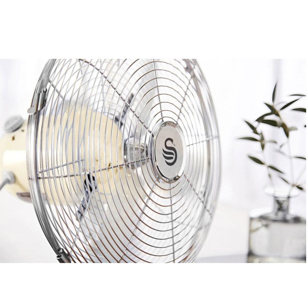 Swan Retro 12 Inch Desk Fan With 3 Speed Settings 35 W - Cream