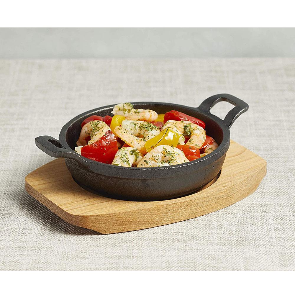 KitchenCraft Artesa Cast Iron Mini Gratin Dish With Serving Board 12cm x 16.5cm x 2cm - Black/Beige