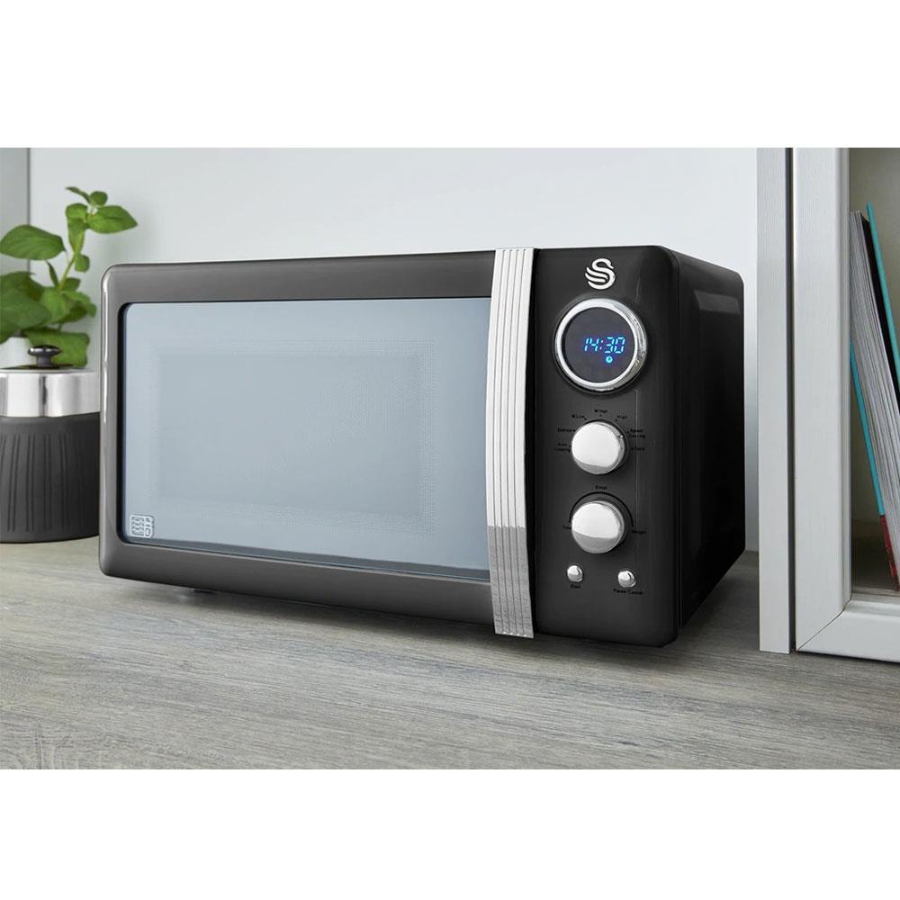 Swan Retro Digital Microwave With 5 Power Levels 800 W 20 Litre - Black