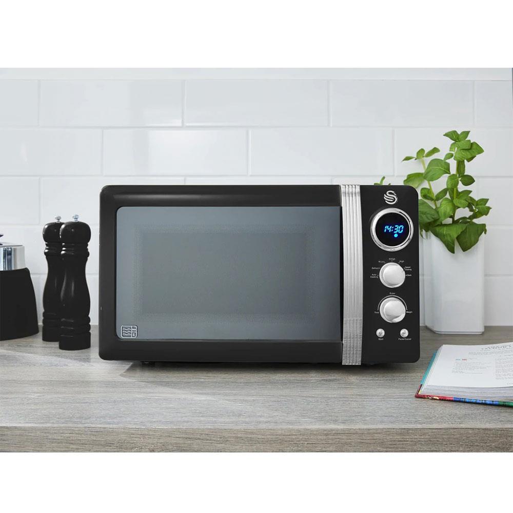 Swan Retro Digital Microwave With 5 Power Levels 800 W 20 Litre - Black