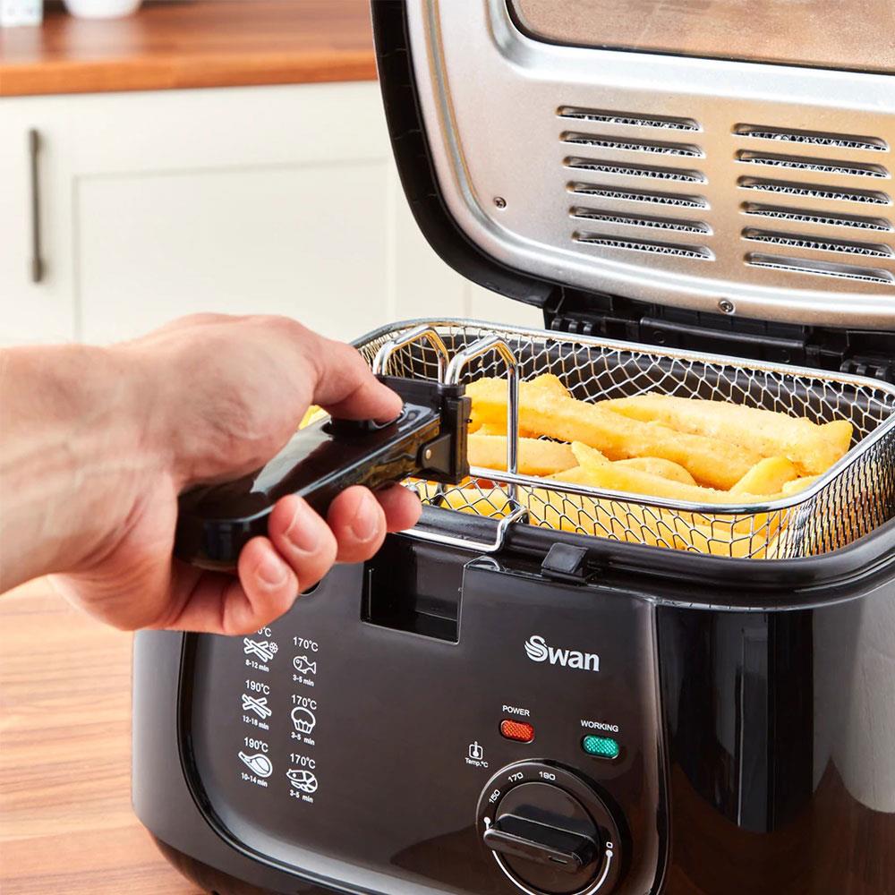 Swan Square Deep Fat Fryer With Viewing Window 1800 W 2.5 Litre - Black