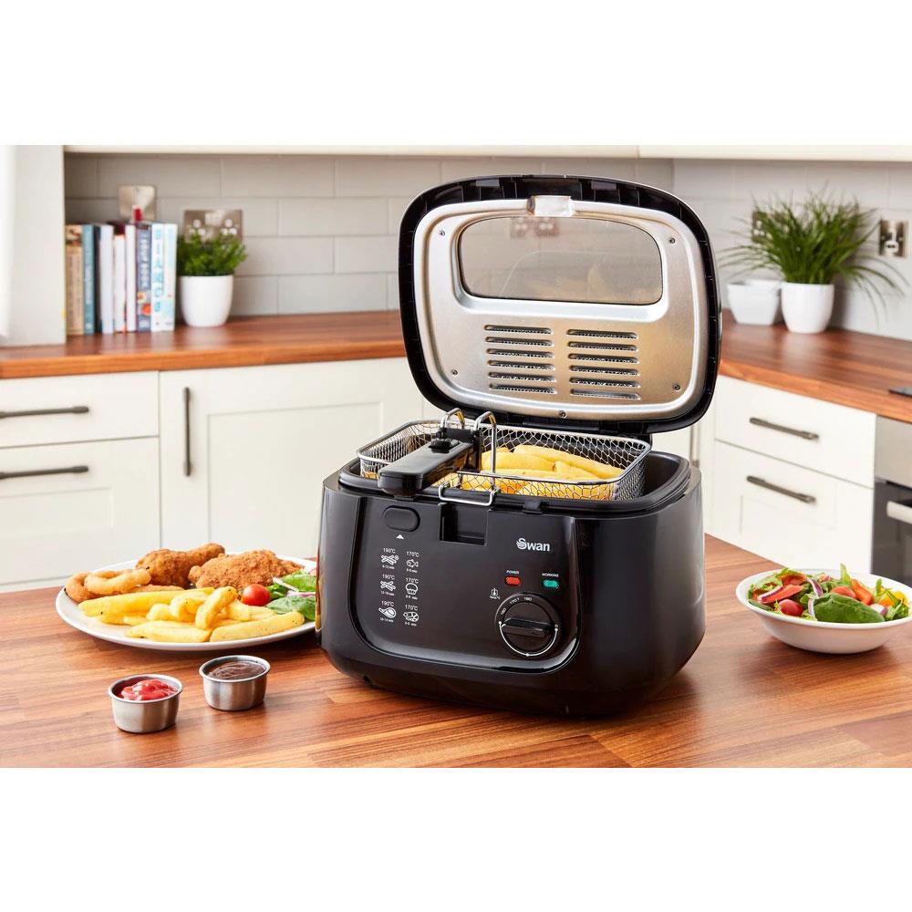 Swan Square Deep Fat Fryer With Viewing Window 1800 W 2.5 Litre - Black