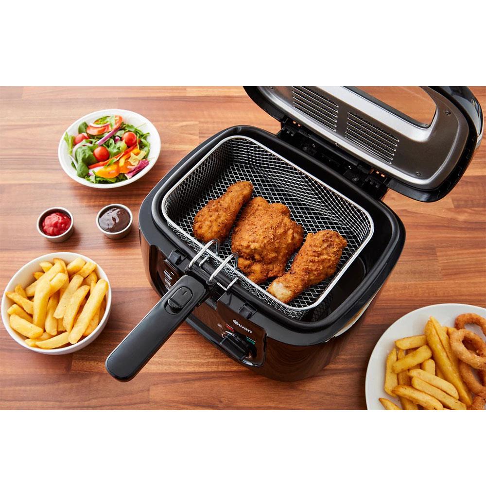 Swan Square Deep Fat Fryer With Viewing Window 1800 W 2.5 Litre - Black