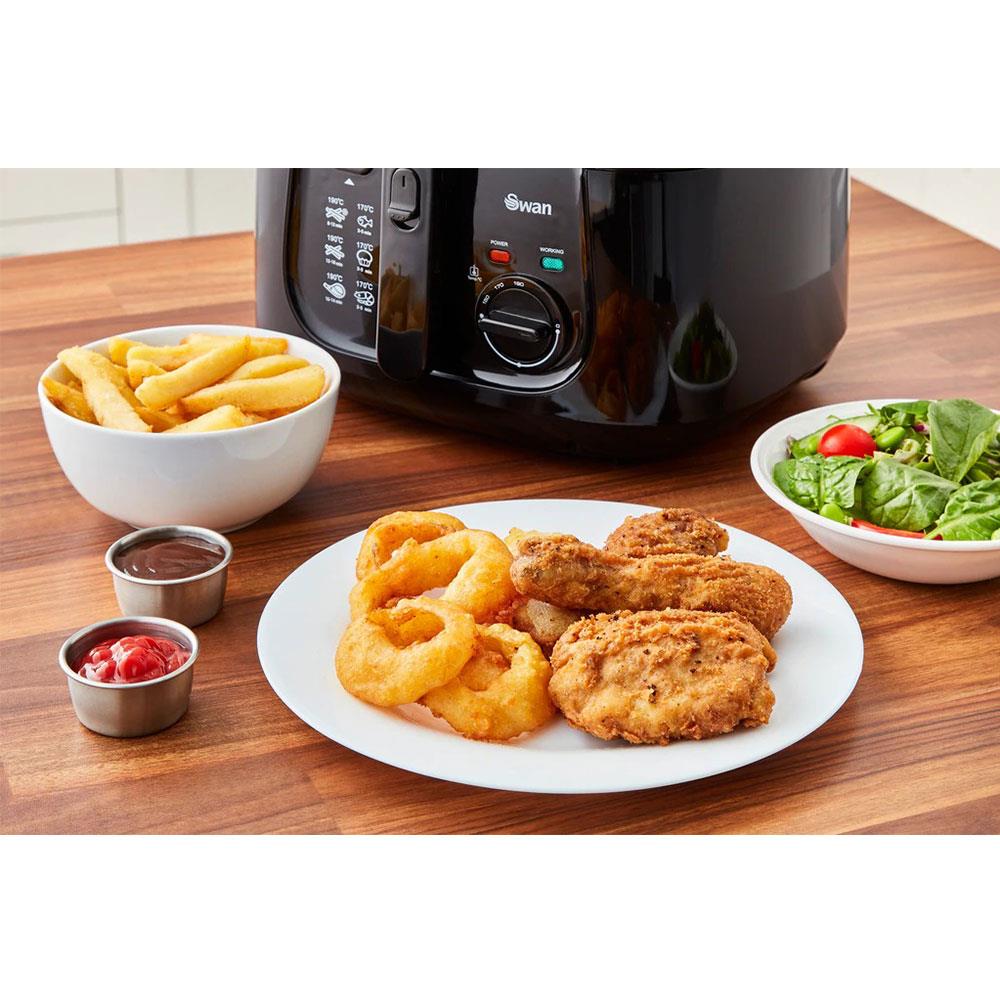 Swan Square Deep Fat Fryer With Viewing Window 1800 W 2.5 Litre - Black
