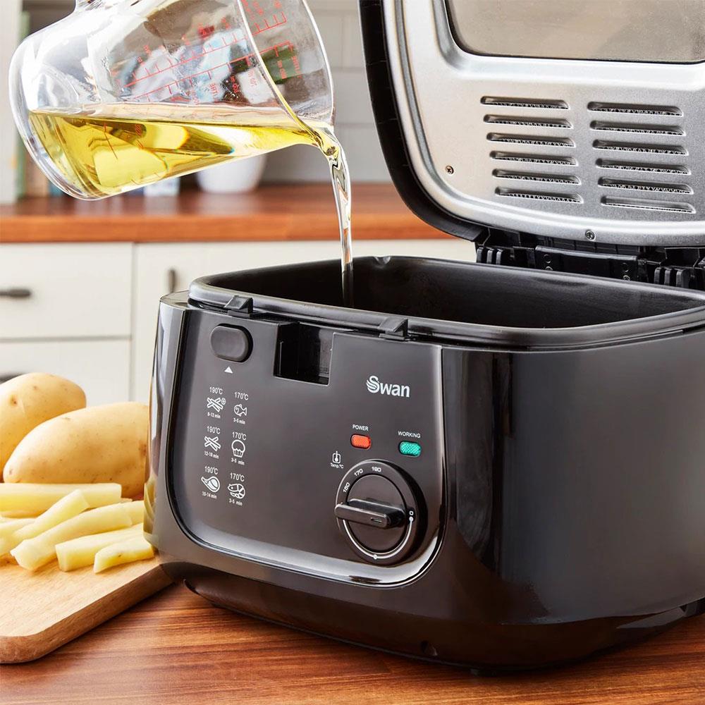 Swan Square Deep Fat Fryer With Viewing Window 1800 W 2.5 Litre - Black