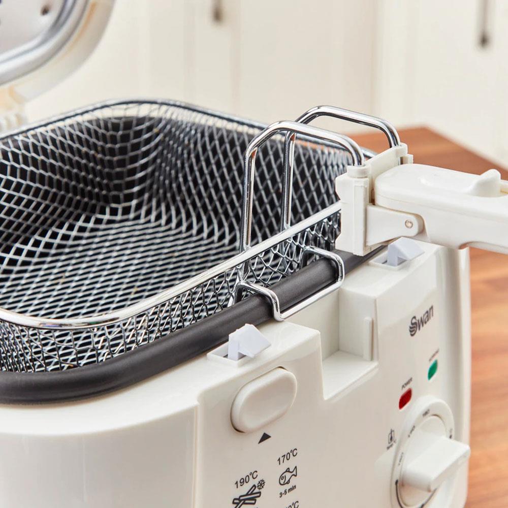 Swan Square Deep Fat Fryer With Viewing Window 1800 W 2.5 Litre - White