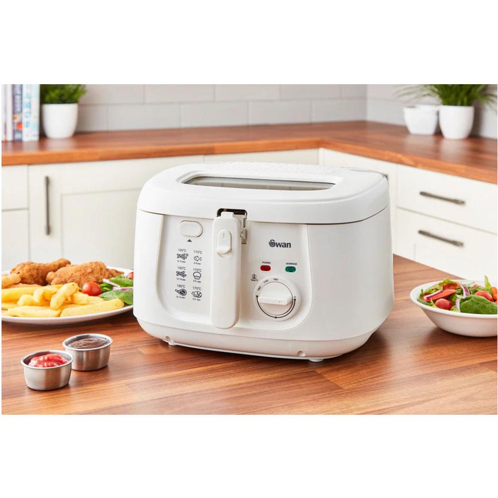 Swan Square Deep Fat Fryer With Viewing Window 1800 W 2.5 Litre - White