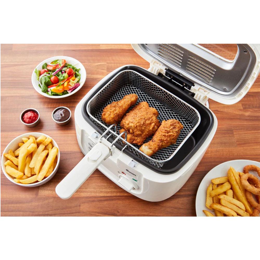 Swan Square Deep Fat Fryer With Viewing Window 1800 W 2.5 Litre - White
