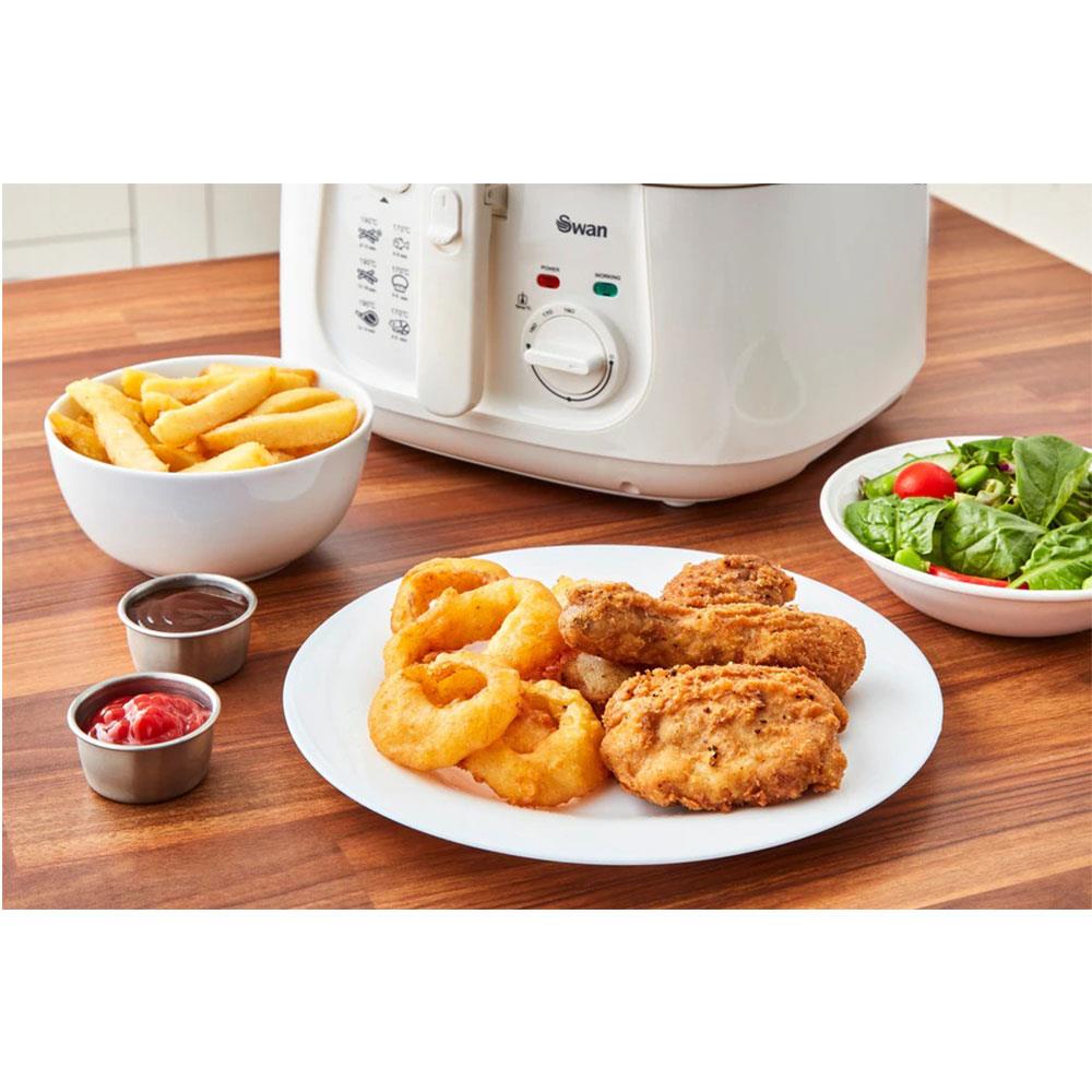 Swan Square Deep Fat Fryer With Viewing Window 1800 W 2.5 Litre - White