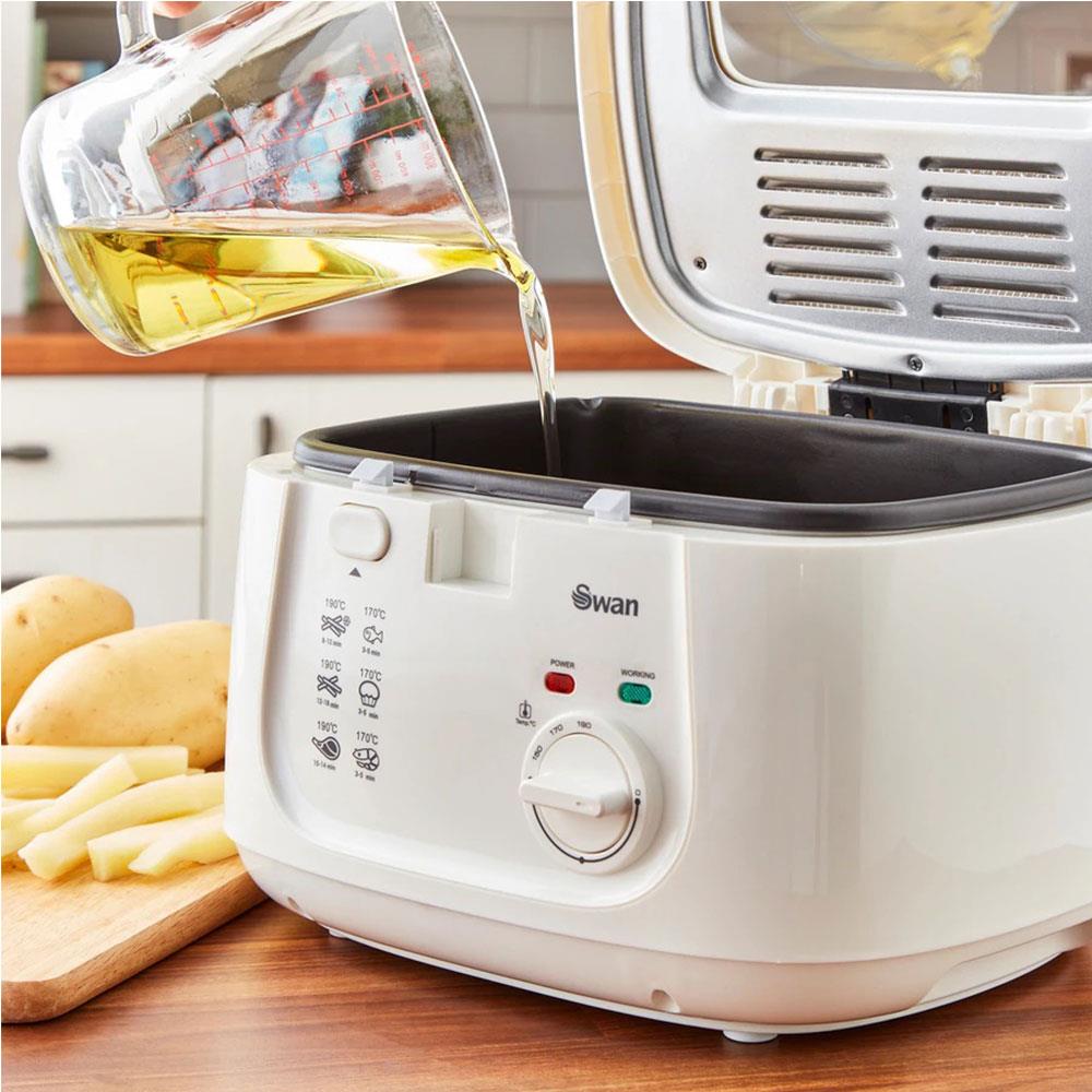 Swan Square Deep Fat Fryer With Viewing Window 1800 W 2.5 Litre - White