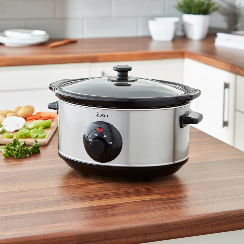 Swan Stainless Steel Slow Cooker With 3 Cooking Settings 3.5 Litre 200 W - Silver