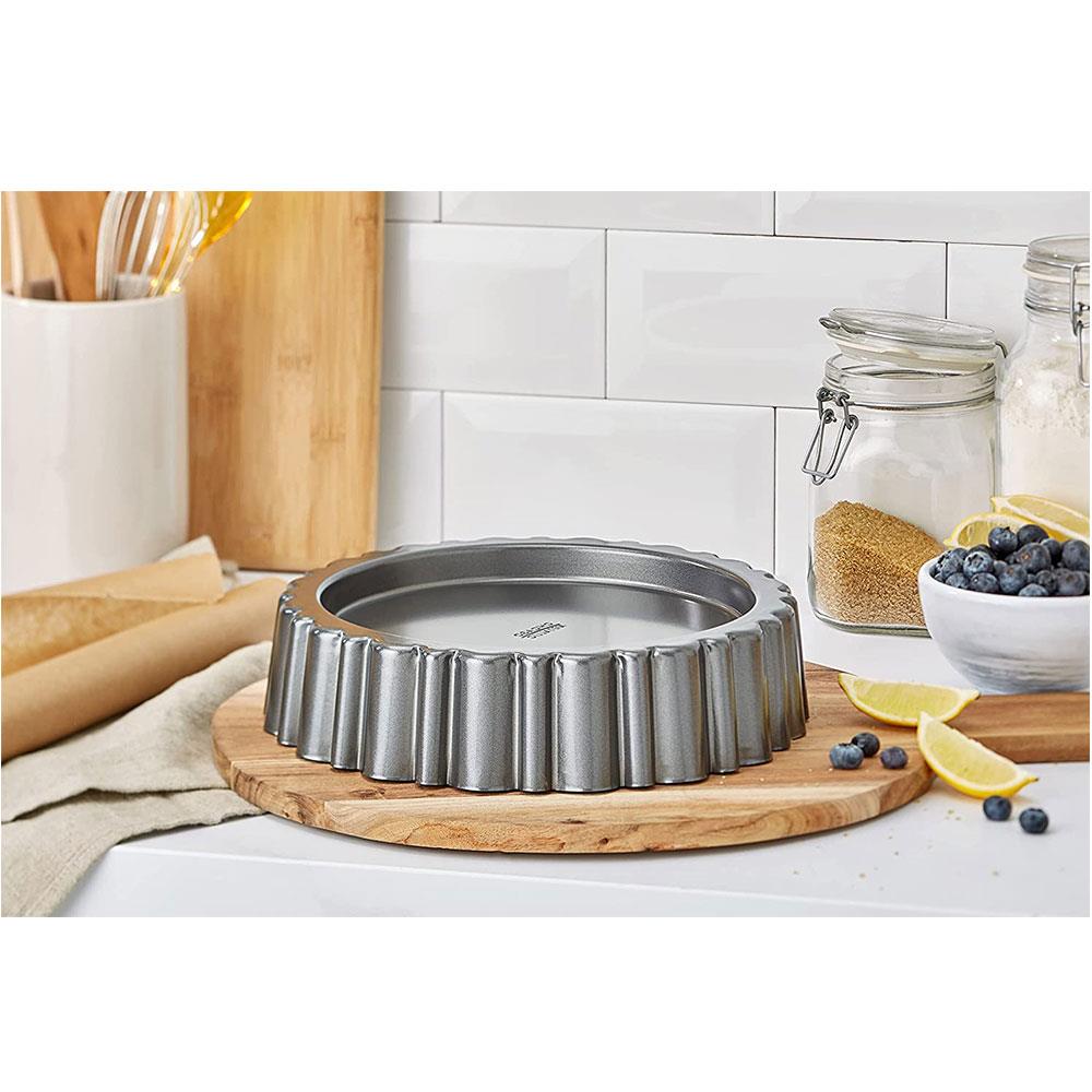 KitchenCraft Chicago Metallic Non-Stick Mary Ann Cake Pan 27cm x 6cm - Grey