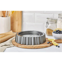 KitchenCraft Chicago Metallic Non-Stick Mary Ann Cake Pan 27cm x 6cm - Grey