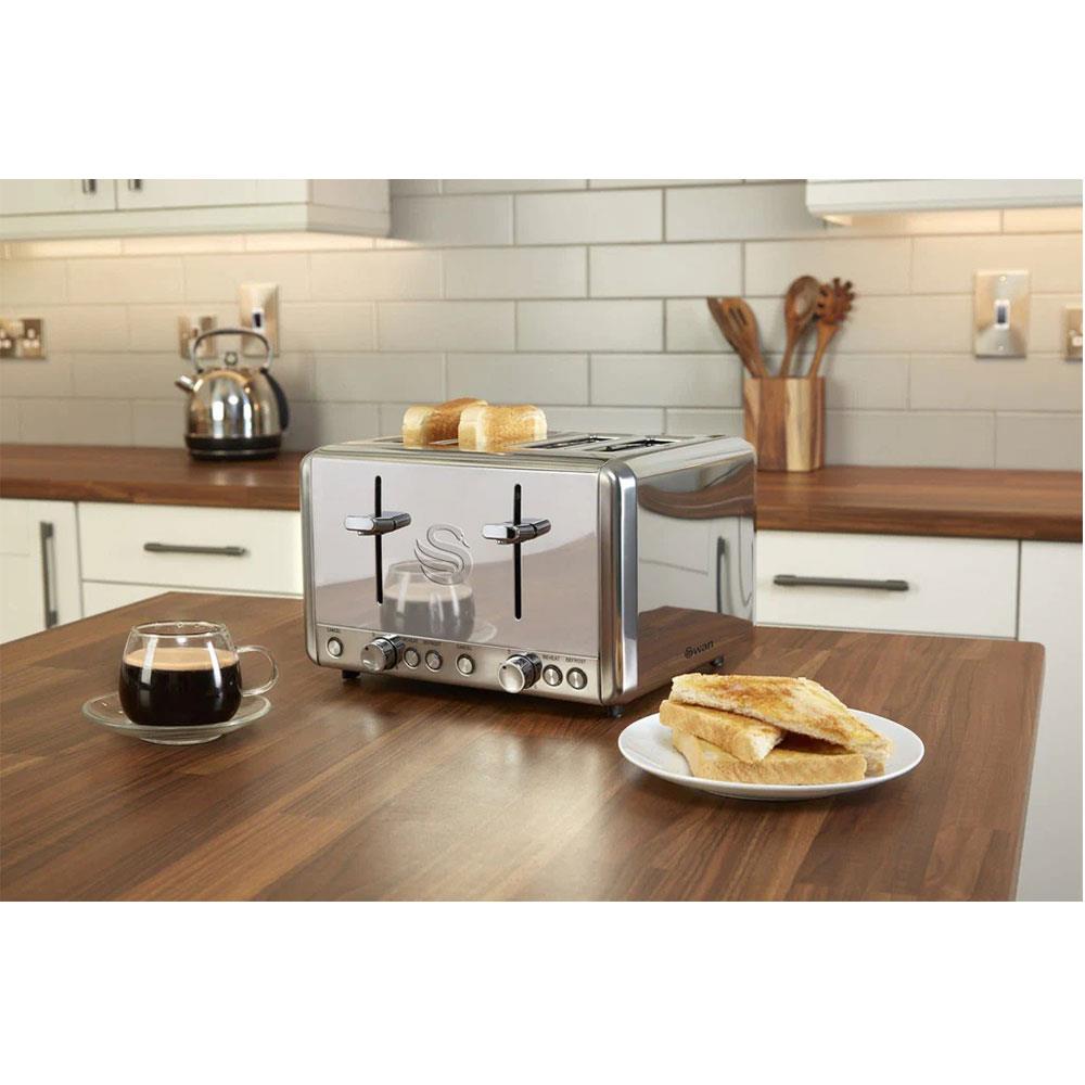 Swan Classic Styled 4 Slice Toaster Polished Stainless Steel 1850 W - Silver