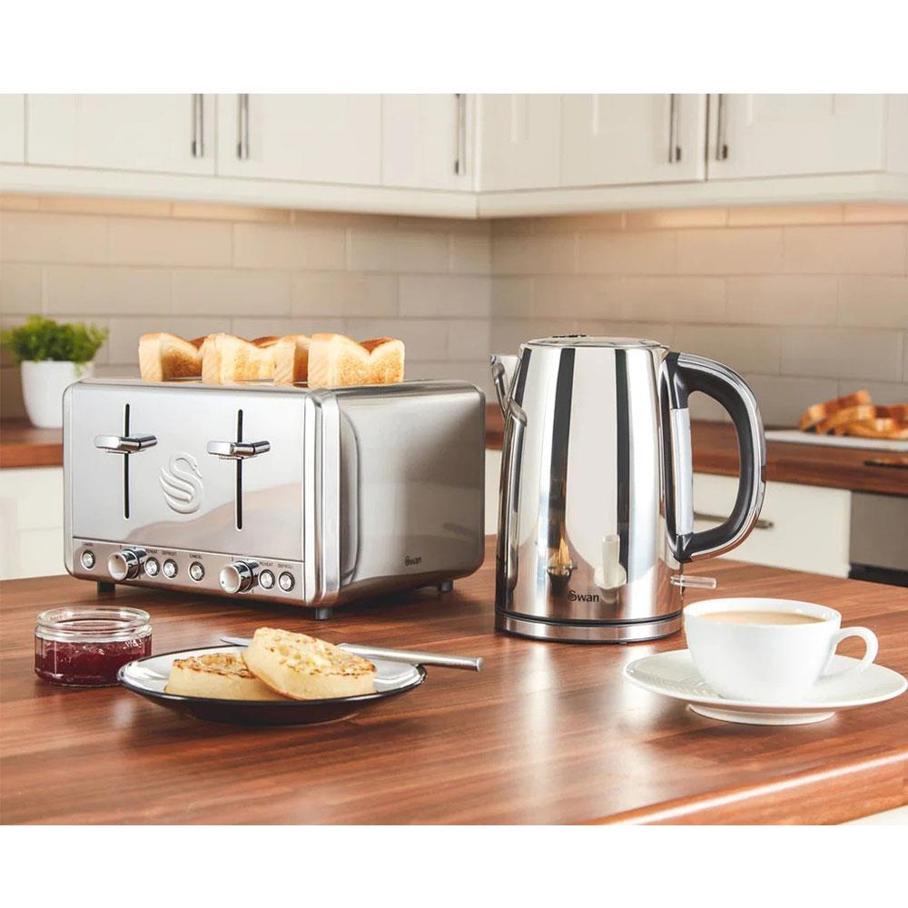 Swan Classic Styled 4 Slice Toaster Polished Stainless Steel 1850 W - Silver