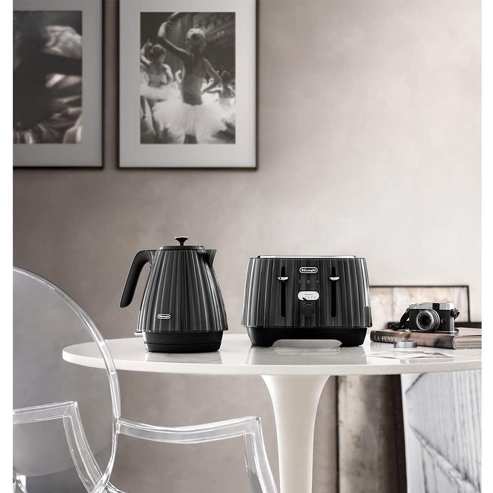 Delonghi Ballerina 4 Slice Toaster Plastic 1800 W - Black