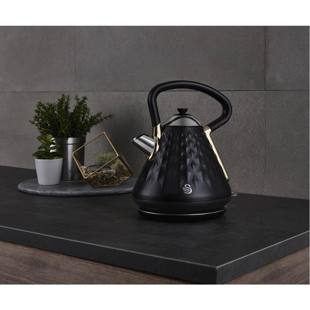 Swan Gatsby Pyramid Kettle 3000 W 1.7 Litre - Black And Gold
