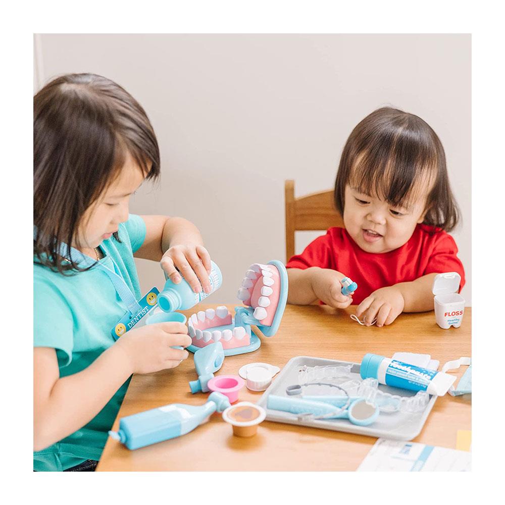Melissa & Doug Super Smile Dentist Play Set Kids Role Play Toys 25 Piece - Multicolour