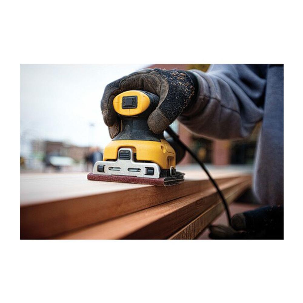 DeWalt 1/4 Sheet Palm Sander 240V Powerful Finishing Performance Electric Sander