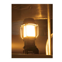 Makita 18V/14.4V Li-ion LXT 87.50 - 108 Mhz Radio Lantern - Bare Unit