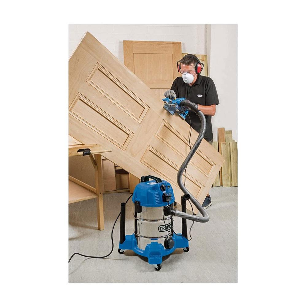 Draper Wet And Dry Vacuum Cleaner 230V With Stainless Steel Tank And Integrated Power Out-Take Socket 30 Litre - Blue
