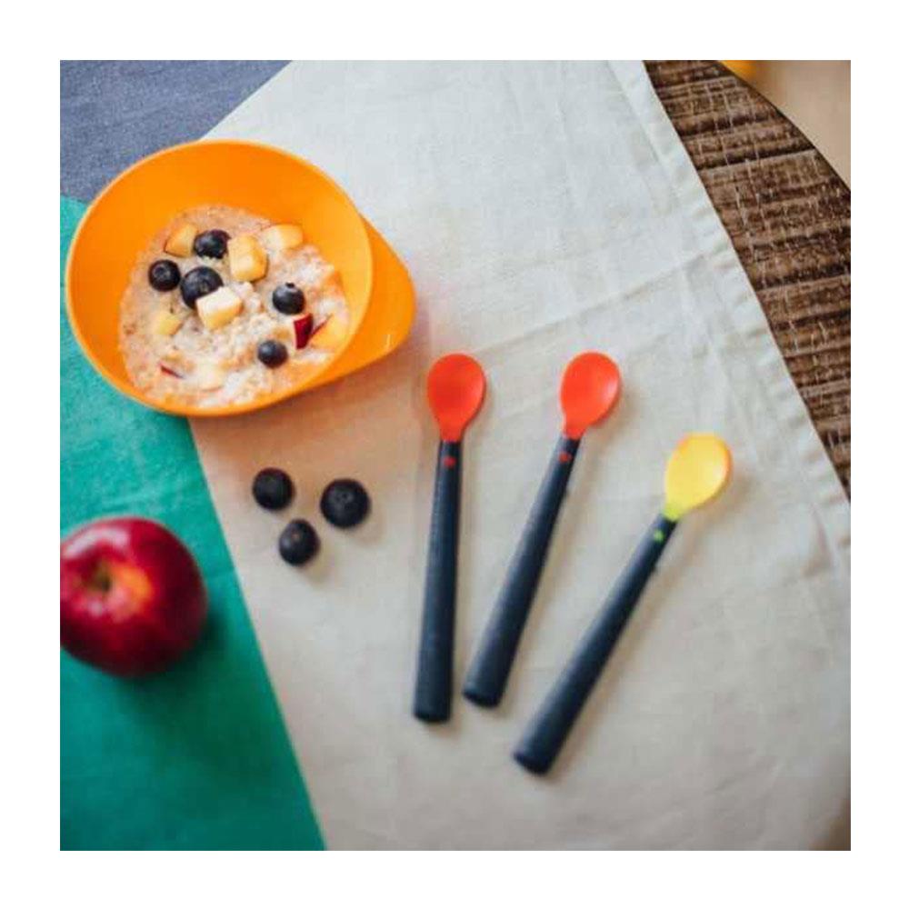 Tommee Tippee Heat Sense Weaning Spoons With BACSHIELD Antibacterial And Long Anti-Slip Handles 4M+ 4 Pack