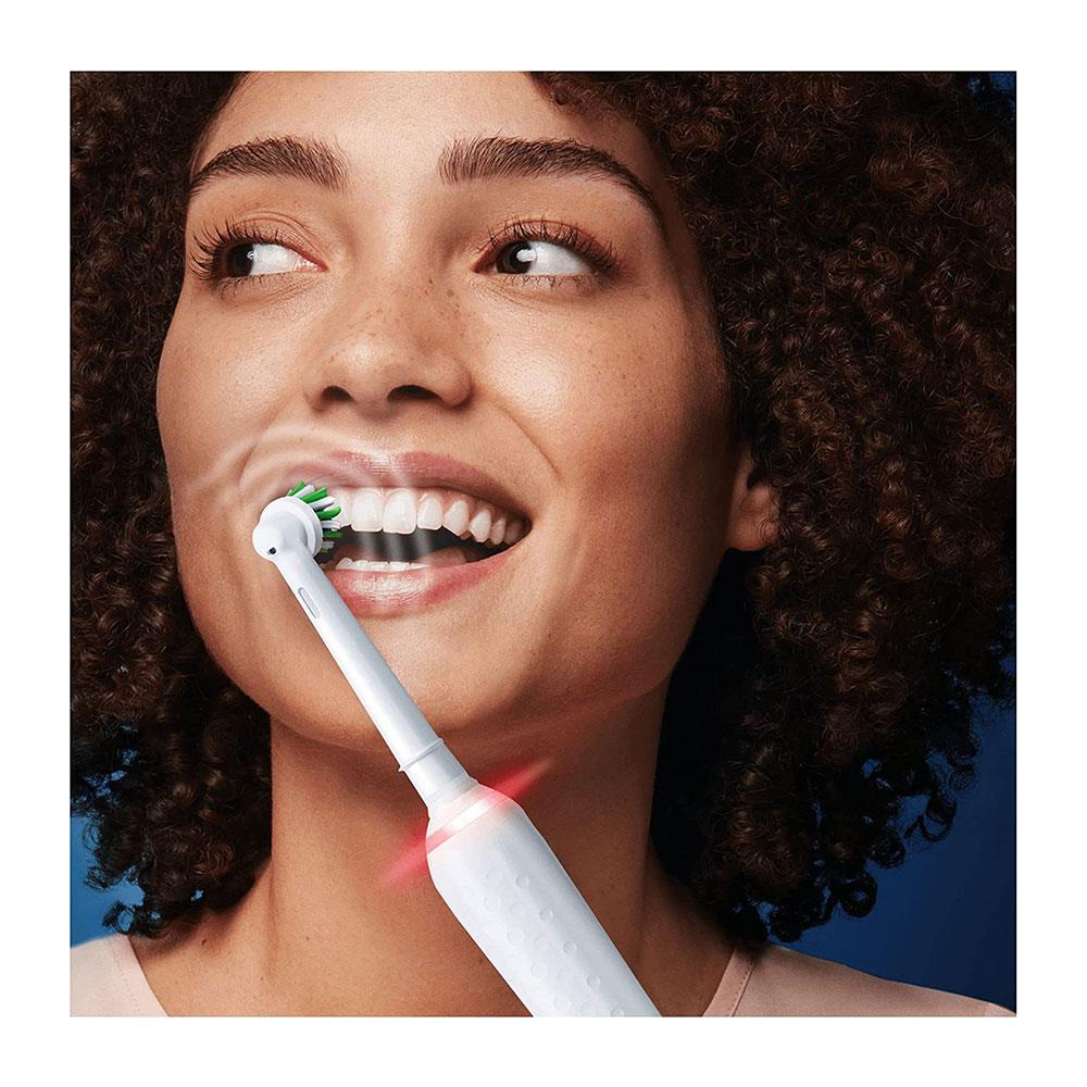 Oral-B Pro 3 3000 Electric Toothbrush With 1 Cross Action Tooth Brush Head - White