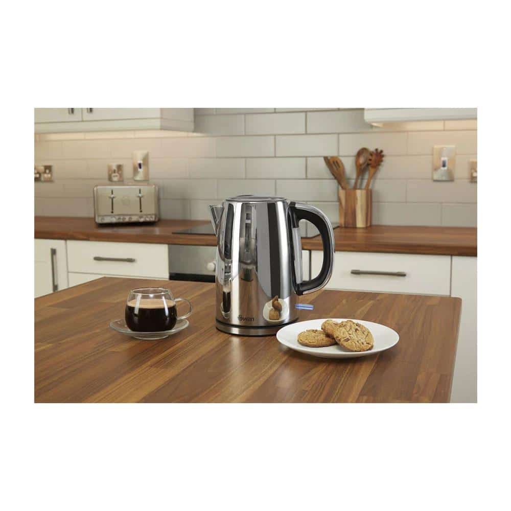 Swan Classic Jug Kettle Polished Stainless Steel 2200W 1.7 Litres - Silver