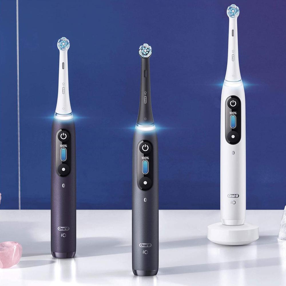 Oral-B iO8 Electric Toothbrushes With Magnetic Technology 6 Modes Travel Case - Black