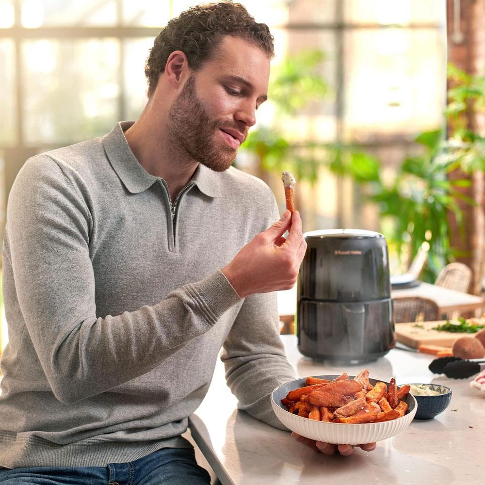 Russell Hobbs SatisFry Small Digital Air Fryer 1.8 Litre 1100W - Black