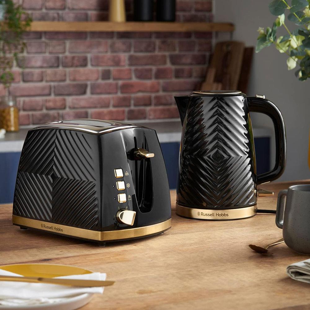 Russell Hobbs Groove Electric Kettle With Perfect Pour 3000W 1.7 Litre - Black