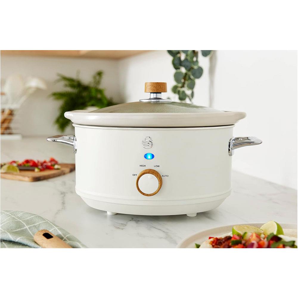 Swan Nordic Slow Cooker With 3 Temperature Settings 200W 3.5 Litre - Cotton White Secondary image