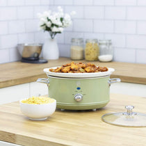 Swan Retro Slow Cooker With 3 Temperature Settings 200W 3.5 Litres - Green