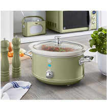 Swan Retro Slow Cooker With 3 Temperature Settings 200W 3.5 Litres - Green