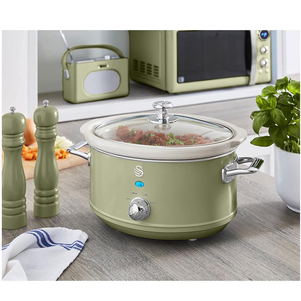 Swan Retro Slow Cooker With 3 Temperature Settings 200W 3.5 Litres - Green