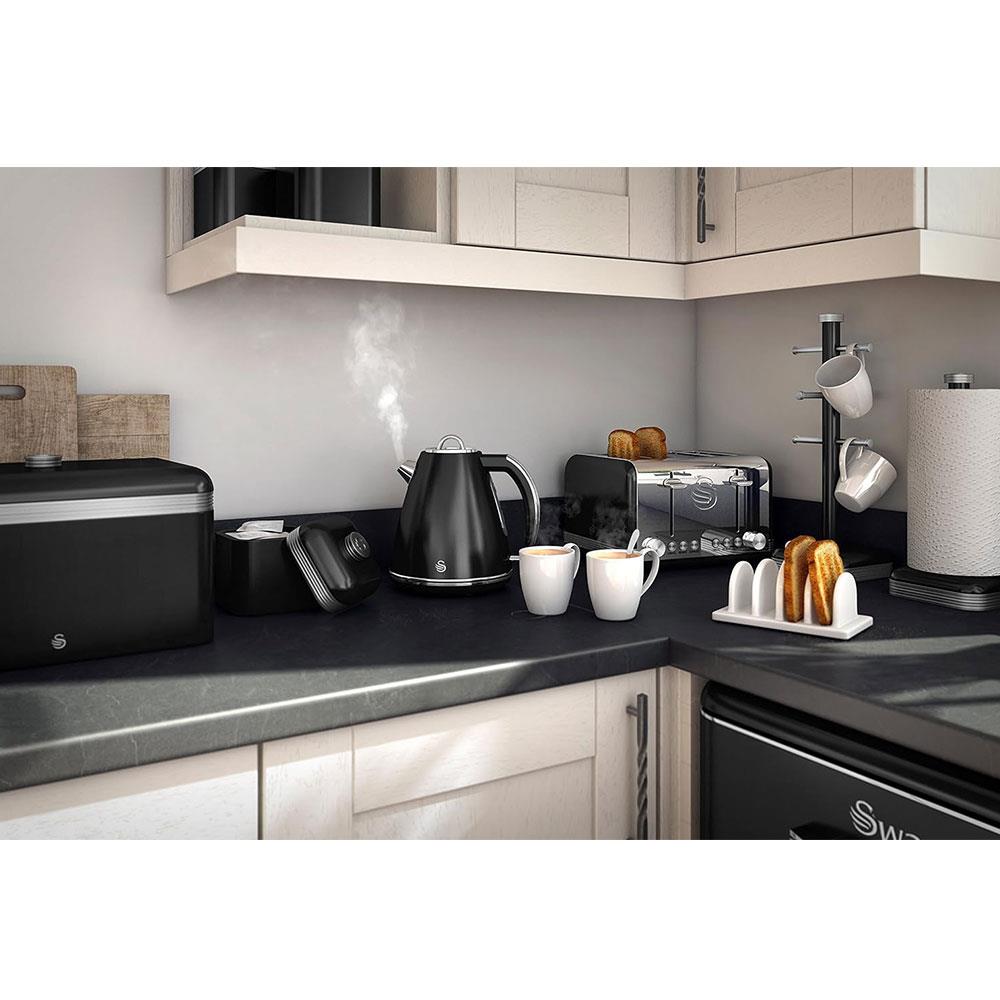 Swan Retro 4 Slice Toaster With Defrost Cancel And Reheat Functions 1600 W - Black