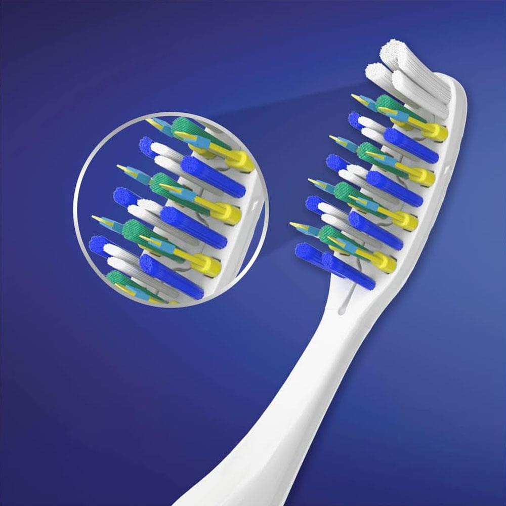 Oral-B Pro Expert Pulsar Manual Toothbrush 35 Medium With Battery Powered Vibrating Bristles - Blue