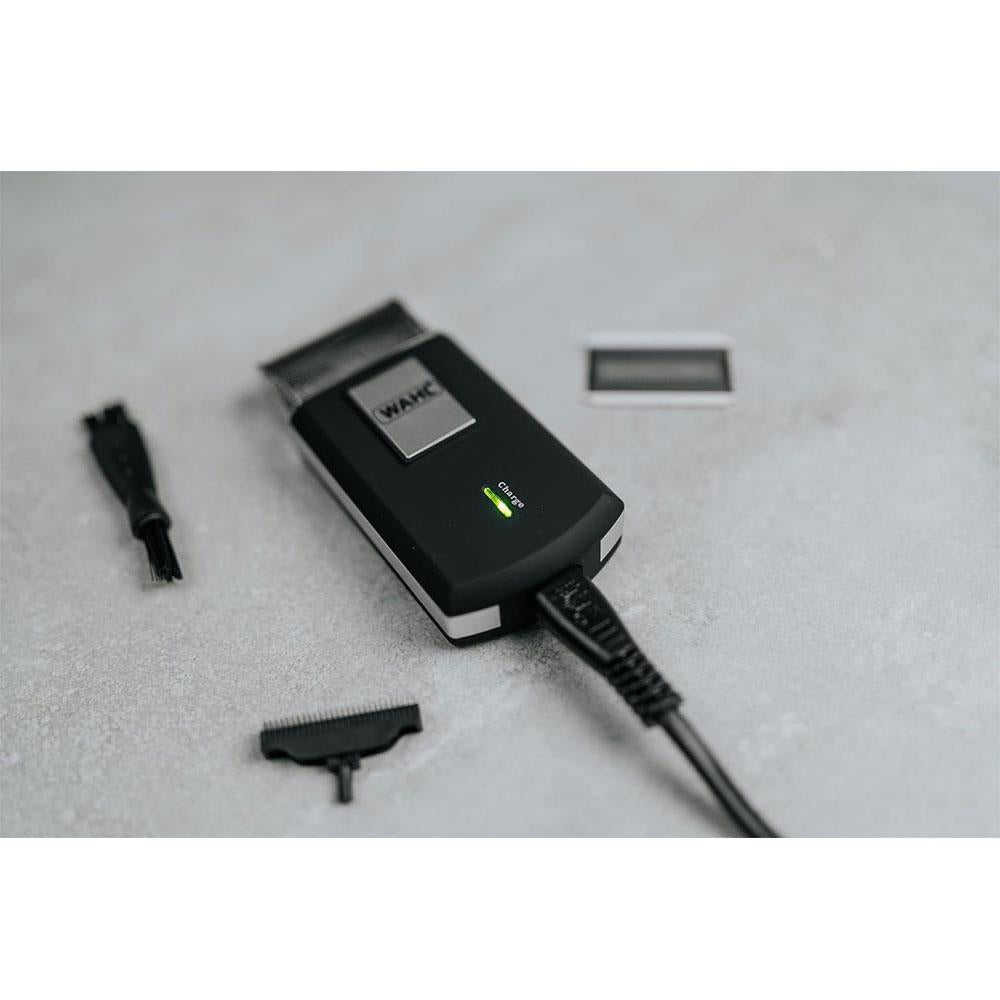 Wahl Travel Shaver Razor Cordless And Rechargeable 45 Min Run Time - Black
