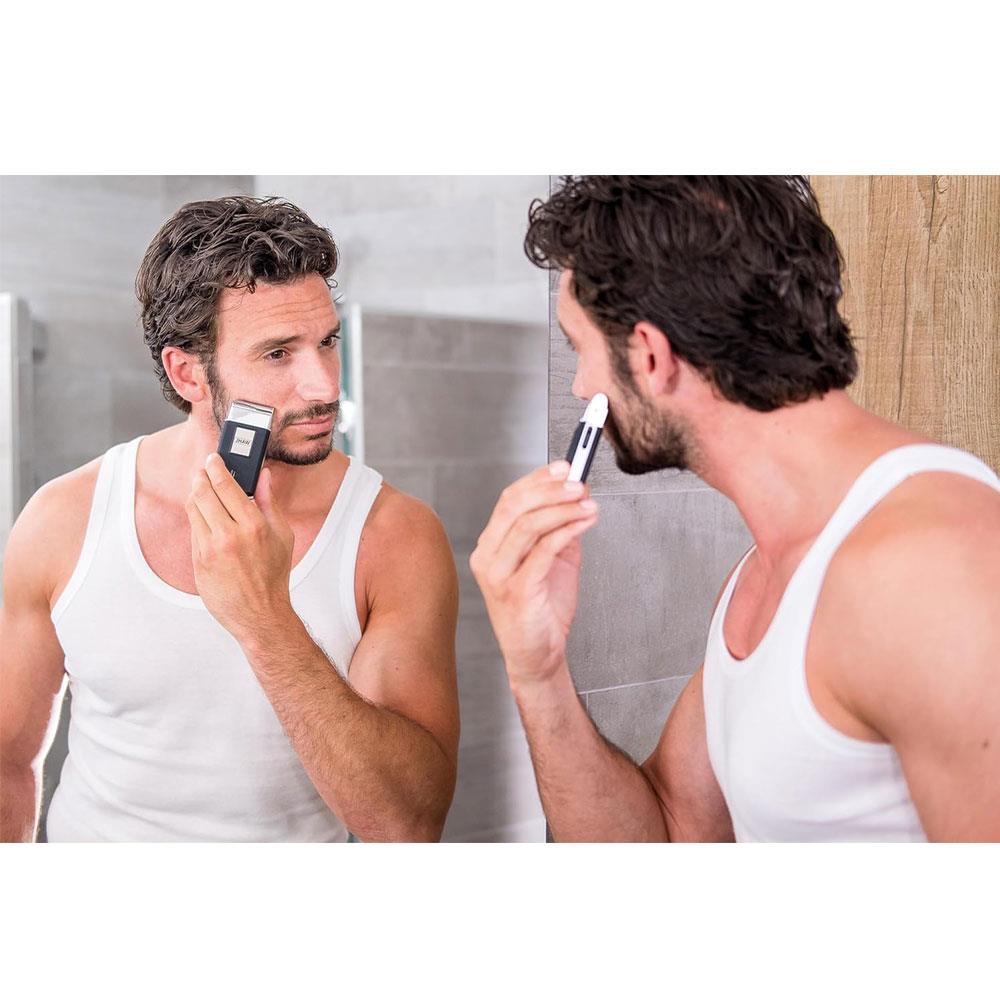 Wahl Travel Shaver Razor Cordless And Rechargeable 45 Min Run Time - Black