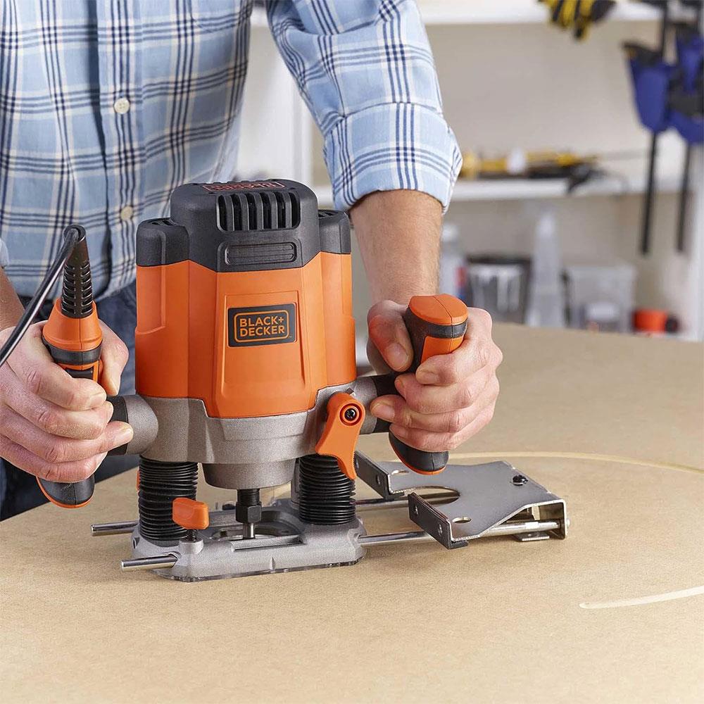Black & Decker 1/4 Inch Plunge Router 1200W 6.35mm with Accessories And Kitbox – 240V Black/Orange