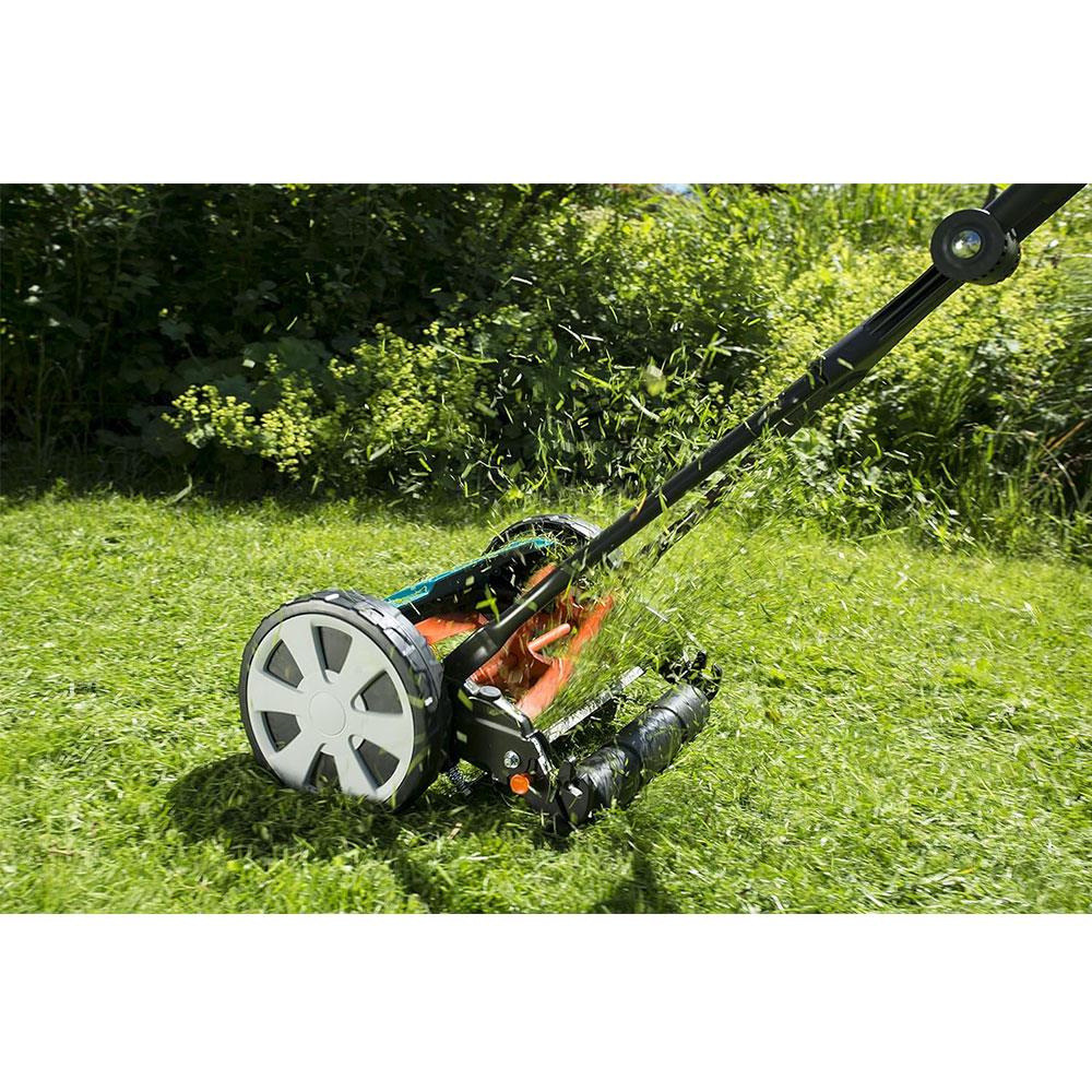 Gardena Cylinder Lawnmower Classic 330 33cm - Blue/Black