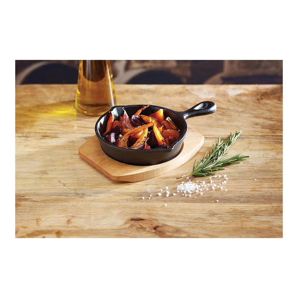 Artesa Mini Cast Iron Skillet Frying Pan With Serving Board 22.5 x 15 cm - Black/Beige