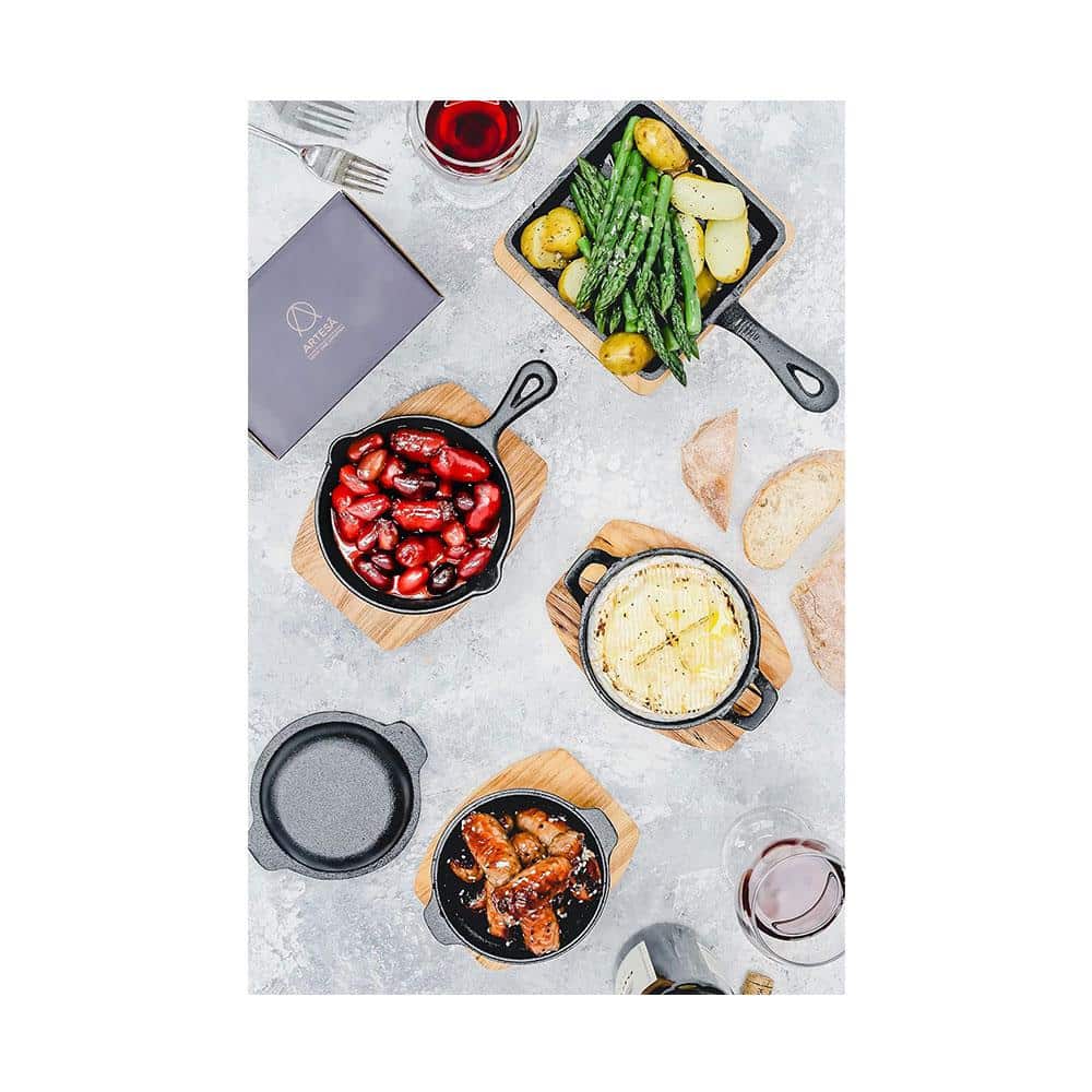 Artesa Mini Cast Iron Skillet Frying Pan With Wooden Serving Board 11cm - Black/Beige